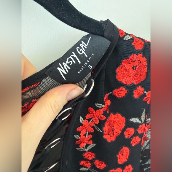 RARE Nasty Gal Sworn to Secrecy Embroidered Rose Romper - Picture 8 of 8